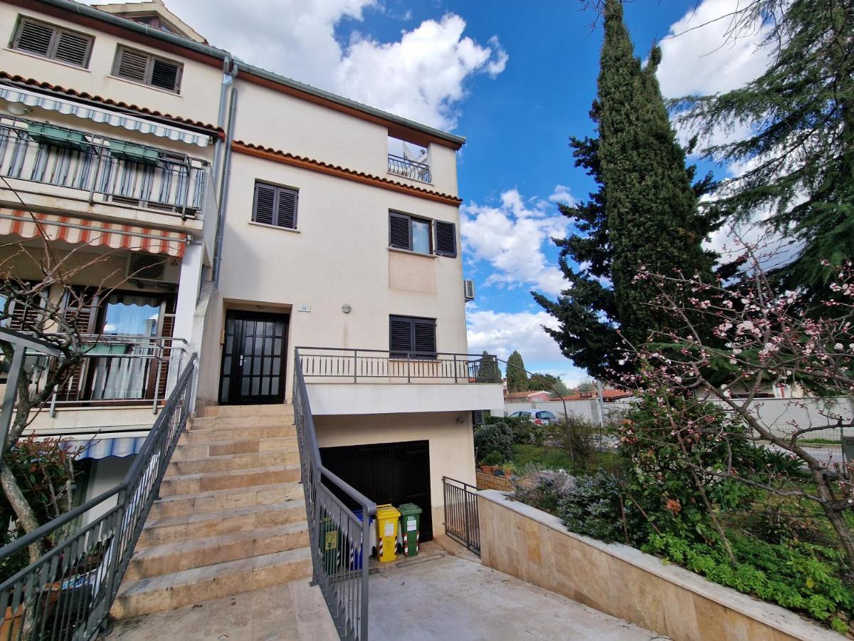 Apartments Katarina - New Renovated Rovinj Exterior photo